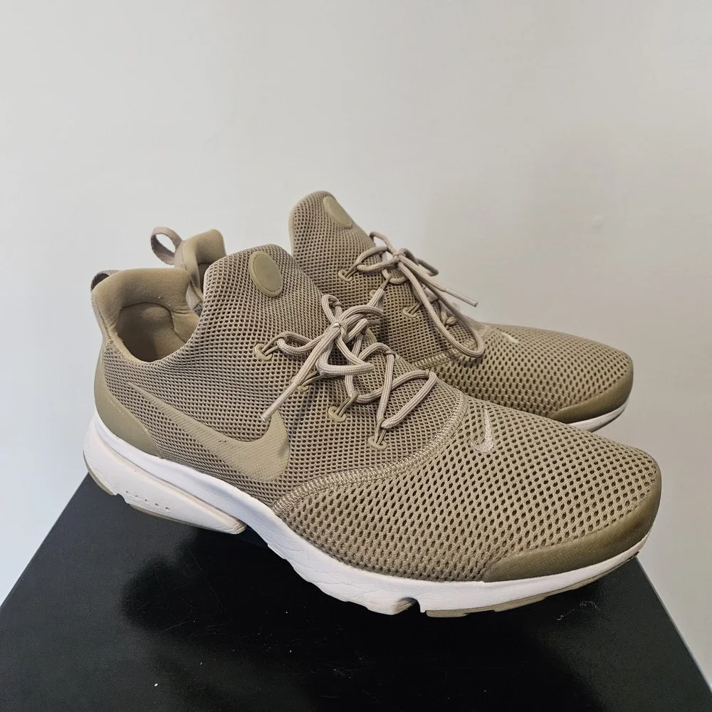 Nike Presto Fly Running Shoes Khaki Tan White Men's Size US 10.5 908019-200